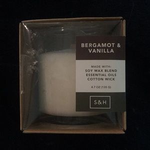 Smith & Hawken Candle Bergamot & Vanilla NEW